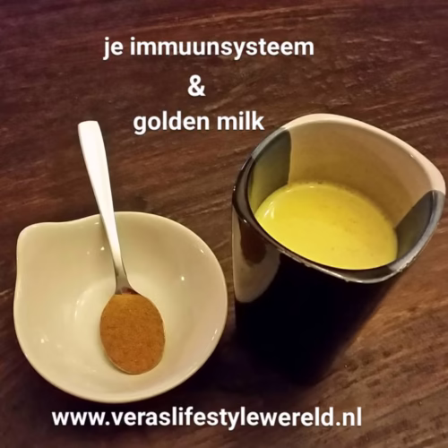 Dit golden milk of turmeric tea recept uit de Ayurveda kan lichaamsprocessen ondersteunen en de spijsvertering verbeteren en je huid laten stralen.