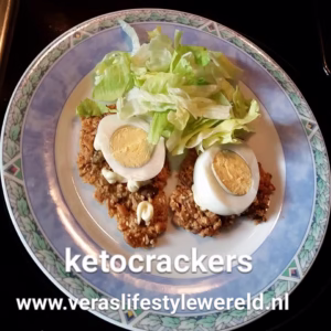 Keto crackers met zaden en pitten maak je gemakkelijk zelf met dit recept