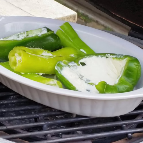 Gevulde paprika’s uit de kamado – Lekker bijgerecht en gemakkelijk recept