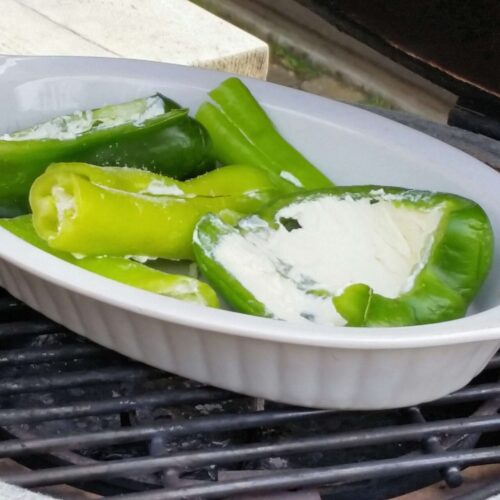 Gevulde paprika's uit de kamado - Lekker bijgerecht en gemakkelijk recept