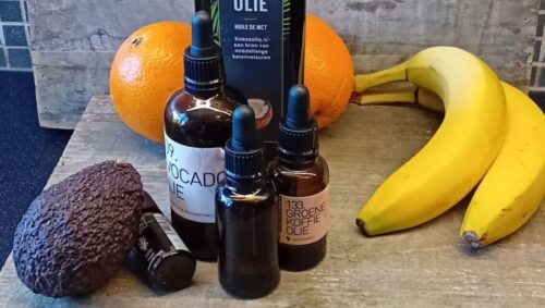 DIY gezichtsserum - Krachtig recept met avocado-olie, groene koffie-olie, MCT-olie en salie voor hydratie en herstel