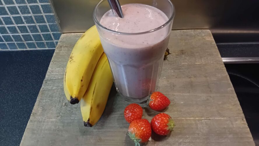 Vegan recept smoothie banaan en aardbei zonder toegevoegde suikers | Mood food