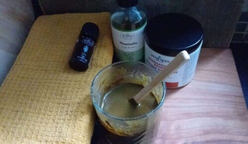 Hoe maak je een natuurlijke haarverf? DIY recept henna met thee, neem en salie