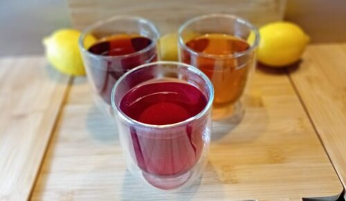 Hoe gebruik je thee, koffie en henna voor problemen van haar en hoofdhuid