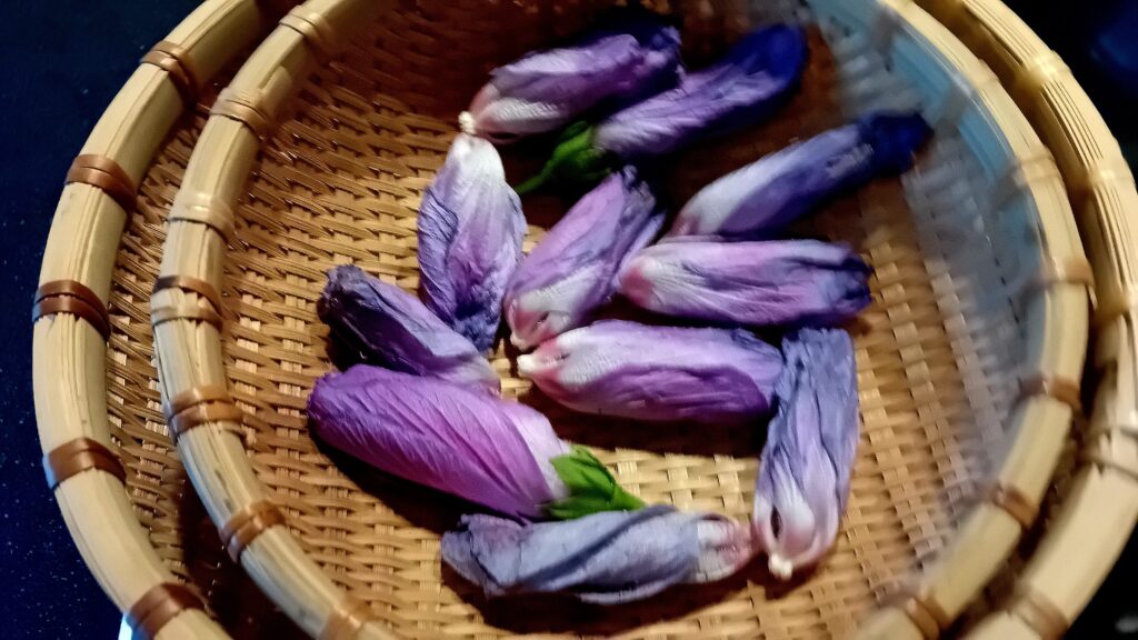 Natuurlijke haarverf met henna en hibiscus - DIY Recept