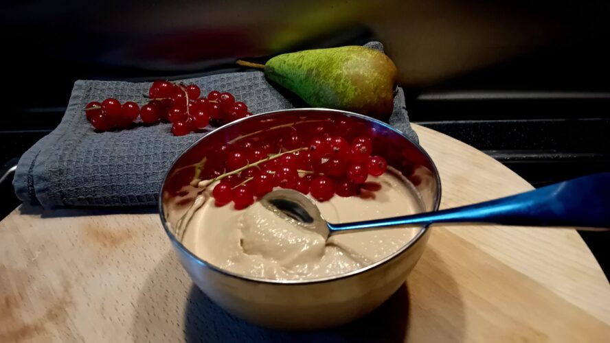 Peer-caramel-chocolademousse | 2 ingrediënten no bake recept
