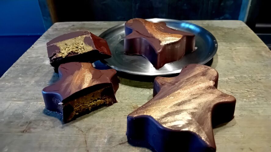 Hoe maak je een keto Dubai chocoladereep - Recept met pistache en sesam