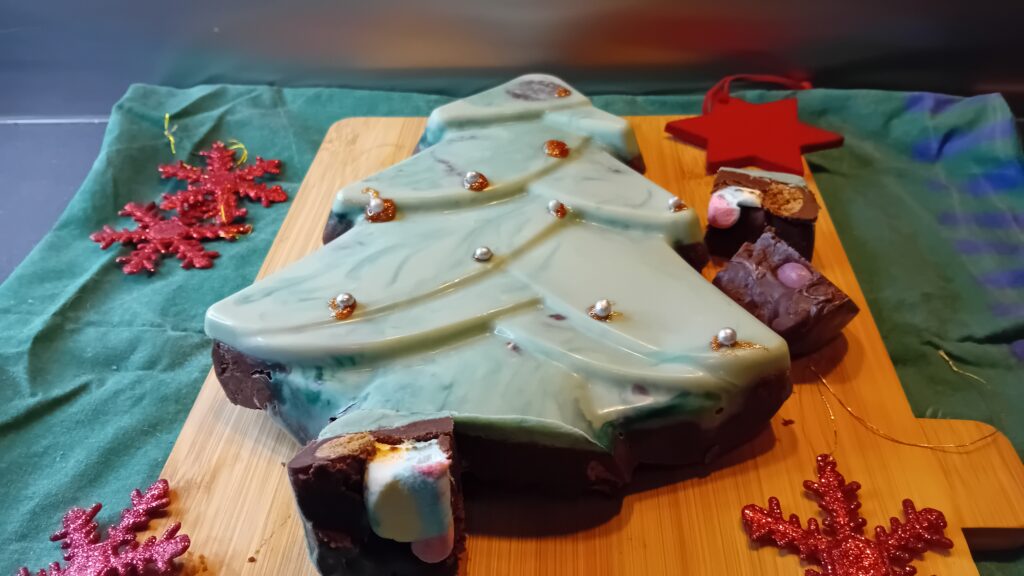 Rocky road chocolade fudge recept met kruidnoten