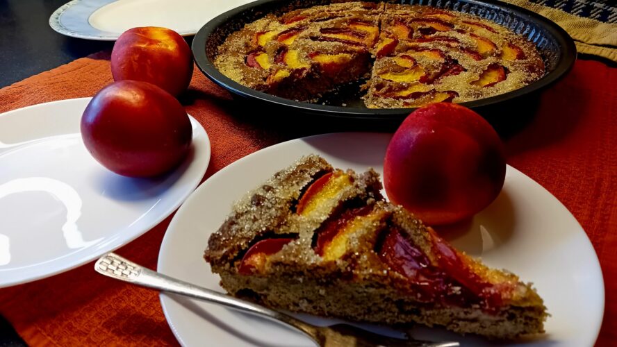 recept glutenvrije vegan fruittaart van bananenmeel met nectarine