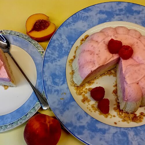 Roomijstaart perziken frambozen | Surinaams fusion recept | No churn pêche melba